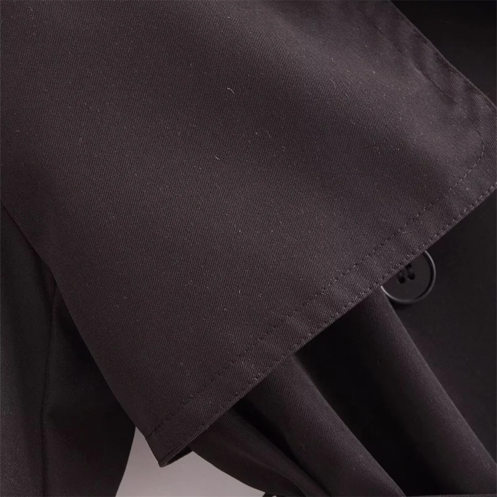 The Noir Trench